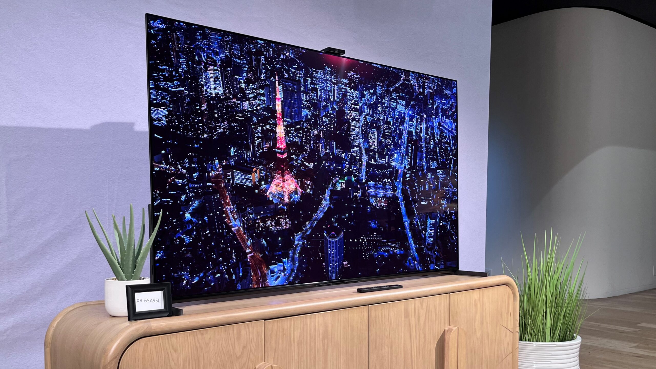 Sony A95L OLED TV: The TV that Wows Your Eyes